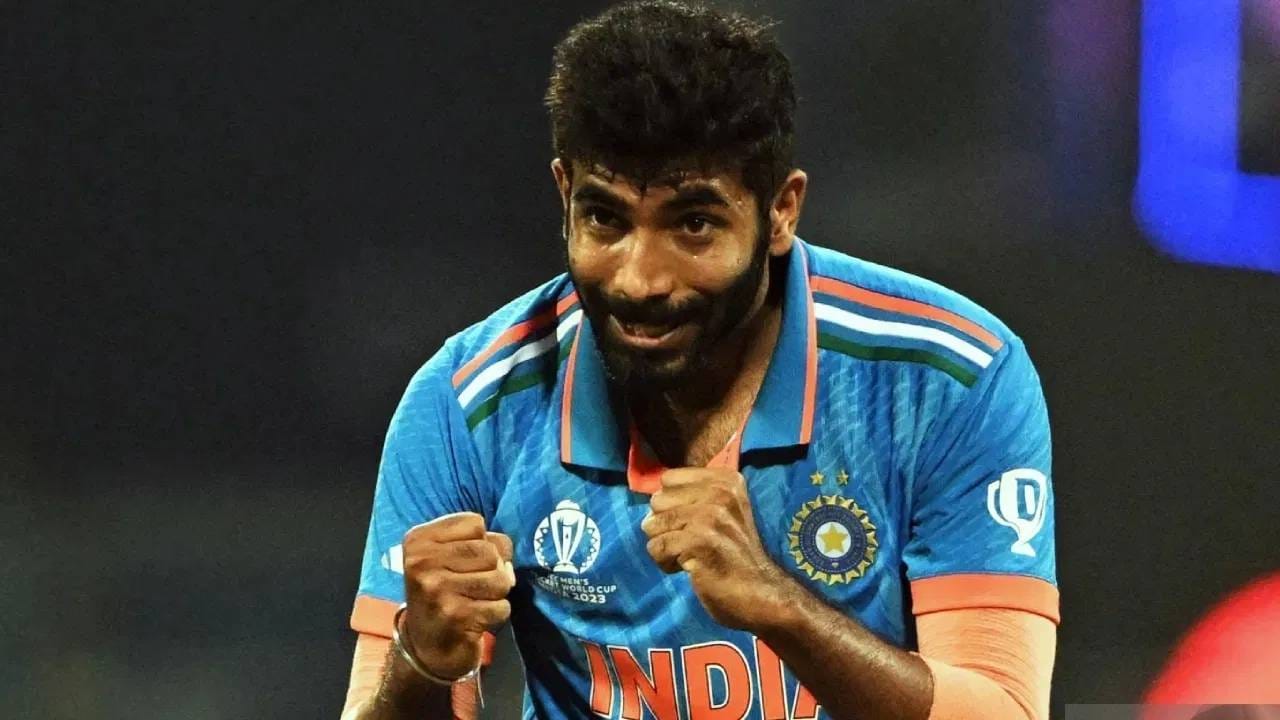 जसप्रीत बुमराहने आता बंगळुरू येथील राष्ट्रीय क्रिकेट अकादमीमध्ये वैद्यकीय देखरेखीखाली फिटनेस प्रशिक्षण सुरु केलं आहे. यॉर्कर स्पेशालिस्ट येत्या आयपीएलमध्ये पुन्हा मैदानात उतरेल हे निश्चित आहे. याचा अर्थ असा की बुमराह 23 मार्च रोजी चेन्नई सुपर किंग्ज विरुद्धच्या सामन्यात पुनरागमन करेल.