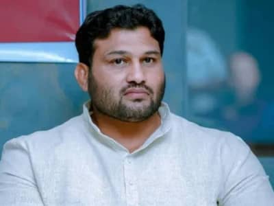 मी माझ्या वक्तव्यावर ठाम, ...तर पंचाला गोळ्या घातल्या पाहिजेत; चंद्रहार पाटील पुन्हा संतापले