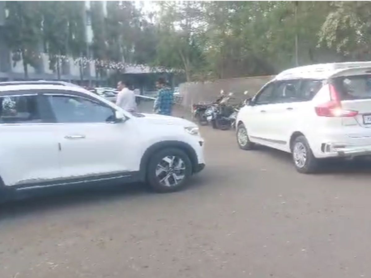 धक्कादयाक! सुरेश धस यांचा पीए असल्याचं सांगत अधिकाऱ्यांकडून उकळले पैसे