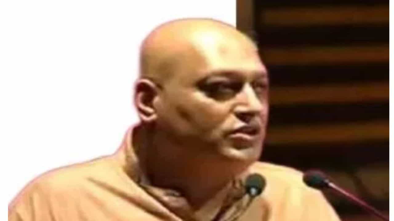 वेदांनुसार डॉ. भीमराव आंबेडकर ब्राह्मणच ठरतात, अभिनेता राहुल सोलापूरकर पुन्हा बरळला; वादाची ठिणगी?