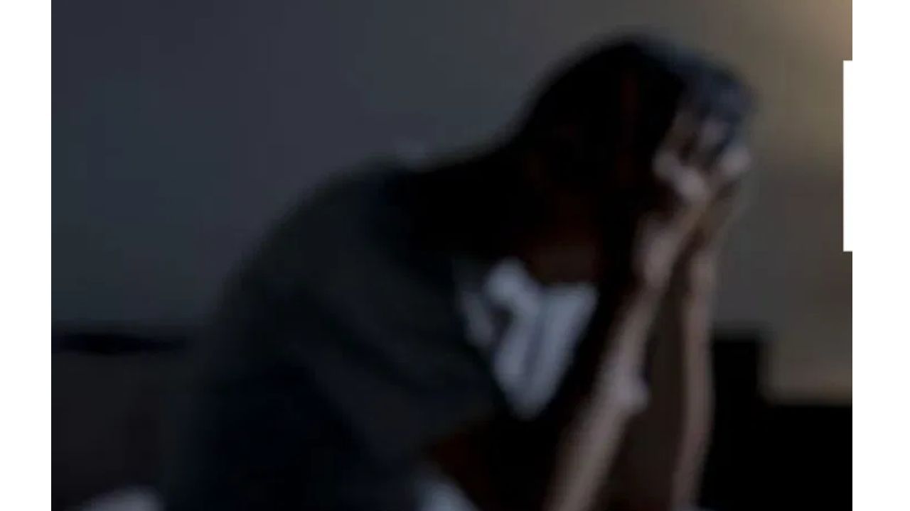 वाईट काळ सुरू होण्यापूर्वी तुम्हाला मिळतात हे संकेत; वेळीच व्हा सावध वाईट काळ सुरू होण्यापूर्वी तुम्हाला मिळतात हे संकेत; वेळीच व्हा सावध