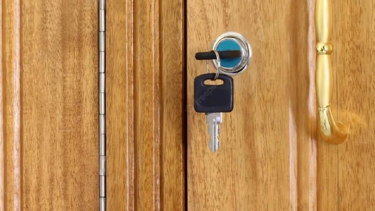 घरात जर वस्तू योग्य ठिकाणी न ठेवल्यास वास्तू दोषाचा त्रास