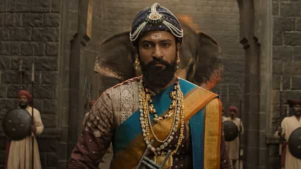 लक्ष्मण उतेकर दिग्दर्शित 'छावा' या चित्रपटात अभिनेता विकी कौशलने छत्रपती संभाजी महाराजांची भूमिका साकारली आहे. या भूमिकेसाठी त्याला दहा कोटी रुपयांचं मानधन मिळाल्याचं कळतंय. चित्रपटातील इतर कलाकारांच्या तुलनेत ही खूप मोठी रक्कम आहे.