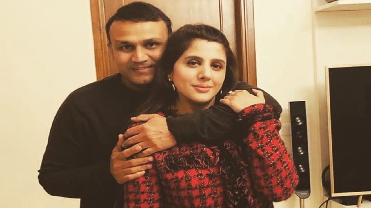 ग्रे डिव्होर्स 30-40 वयादरम्यान होणाऱ्या घटस्फोटापेक्षा वेगळा असतो. सध्या पती-पत्नी दोघेही कमवतात. त्यामुळे दोघांनीही जवळपास 2 ते 3 दशकं काम करुन पैसाअडका जमवलेला असतो. या संदर्भातील कायदेशीर प्रकियेला संबंधित जोडप्याला सामोरं जावं लागतं. 