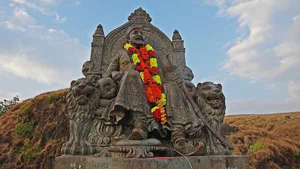 छत्रपती शिवाजी महाराज यांची जयंती देशातच नव्हे तर संपूर्ण जगात अत्यंत उत्साहात साजरी केली जात आहे. जगाच्या कानाकोपऱ्यात जिथे जिथे मराठी माणूस आहे, तिथे तिथे छत्रपती शिवाजी महाराज की जय...चा नारा निनादत आहे.