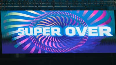 RCBW vs UPW : यूपी वॉरियर्जचा Super Over मध्ये आरसीबीविरुद्ध विजय, Sophie Ecclestone चमकली