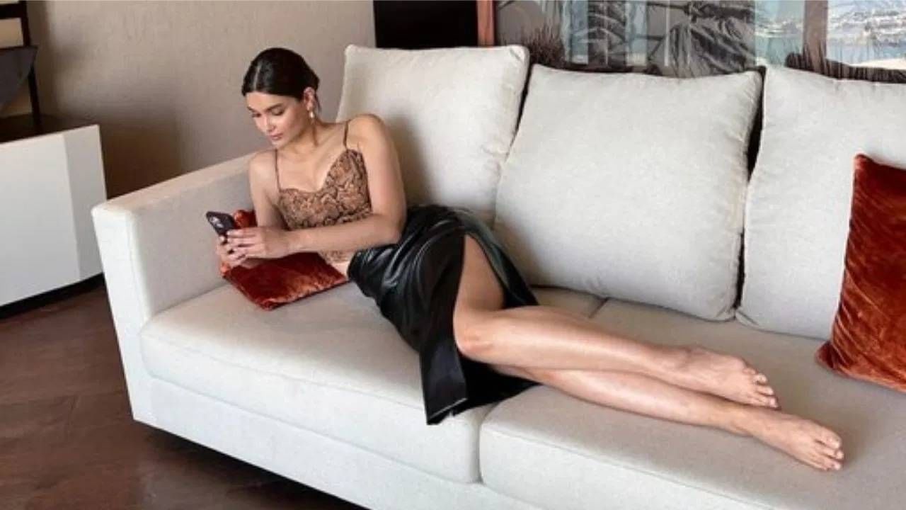 डायना पेंटी इतर अभिनेत्रींपेक्षा खूपच उंच आहे. तिची उंची 5 फूट 10 इंच आहे.