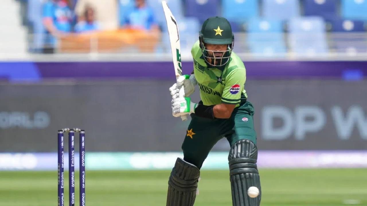 विराट कोहलीच्या पावलावर पाऊल टाकणार बाबर ? दिग्गज भारतीय खेळाडूने दिला आयुष्य खास सल्ला