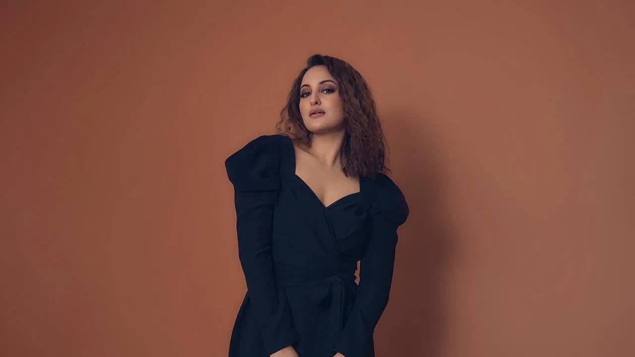 हा आलिशान फ्लॅट होता. रिपोर्ट्नुसार रियल इस्टेट सल्लागार स्क्वायर यार्डने या व्यवहाराशी संबंधित रजिस्ट्रेशन डॉक्युमेंटची समीक्षा केली. 