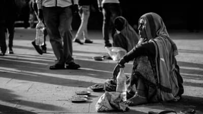 भिकाऱ्याला 10 रुपये देणं भोवलं, थेट एफआयआर दाखल; देशात पहिल्यांदाच घडलं