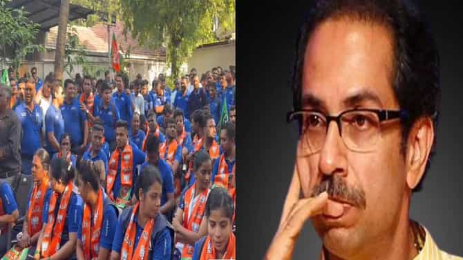 ठाकरे गटाला मुंबईत मोठा धक्का, भारतीय कामगार सेनेच्या कर्मचाऱ्यांचा भाजपमध्ये प्रवेश