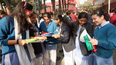 आजपासून CBSE Board ची परीक्षा सुरू, विद्यार्थ्यांनो ‘हे’ नियम विसरू नका
