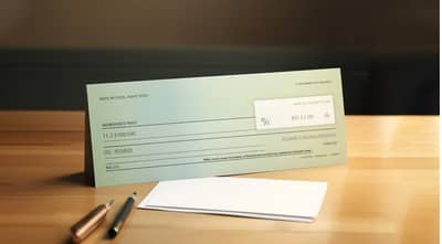 चेकच्या मागे स्वाक्षरी कधी करावी? नियम जाणून घ्या