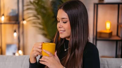 Healthy Lifetyle : महिनाभर चहा किंवा कॉफी नाही प्यायल्यामुळे शरीरामध्ये काय बदल होतील, जणून घ्या तज्ञांचे मत......