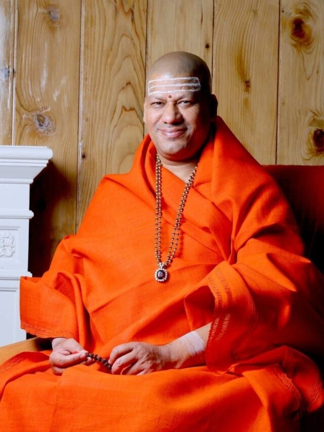 मोबाईल, घड्याळ, कॅलेंडर काहीच नसते…मग नागा साधूंना कुंभाचे निमंत्रण कसे मिळते? महामंडलेश्वर कैलाशानंद गिरी यांनी सांगितले