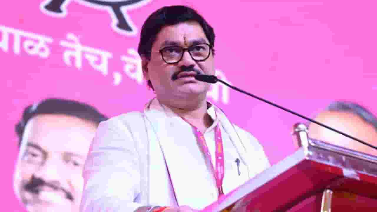 Dhananjay Munde supporters Video : 'कार्यकर्ते गुन्हे करतात त्याची शिक्षा साहेबांना का?', राजीनाम्यानंतर मुंडे समर्थक नाराज Dhananjay Munde supporters Video : 'कार्यकर्ते गुन्हे करतात त्याची शिक्षा साहेबांना का?', राजीनाम्यानंतर मुंडे समर्थक नाराज