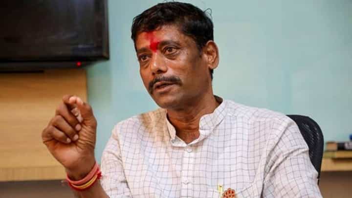 Ravindra Dhangekar Video : रवींद्र धंगेकर पक्षप्रवेशाच्या चर्चांदरम्यान स्पष्टच म्हणाले, 'निर्णय घ्यायचा की नाही ते आपल्या हातात...' Ravindra Dhangekar Video : रवींद्र धंगेकर पक्षप्रवेशाच्या चर्चांदरम्यान स्पष्टच म्हणाले, 'निर्णय घ्यायचा की नाही ते आपल्या हातात...'