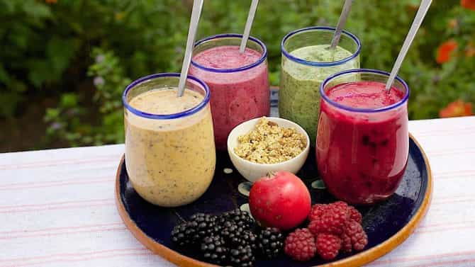 Energy Booster: दिवसभर फ्रेश, एनर्जेटिक राहाण्यासाठी या ड्रिक्सचे सेवन करा