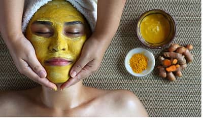 Milk Termeric Face Pack: बदलत्या ऋतूमध्ये या पद्धतीनं त्वचेची काळजी घ्या, पिंपल्स मुरूमांच्या समस्या होतील दूर...