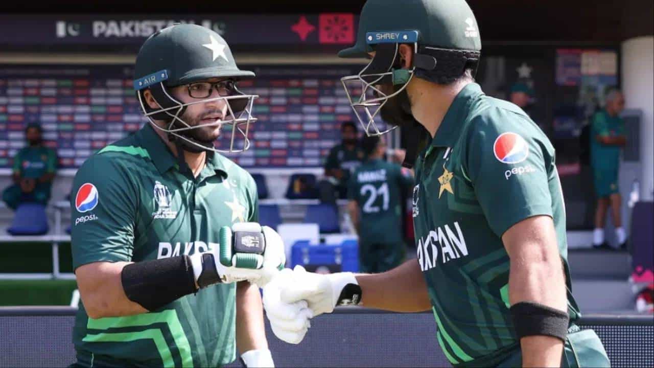 दुखापतग्रस्त फखरच्या जागी पाक टीममध्ये आलेला खेळाडू जास्त डेंजर, भारताविरुद्ध मॅचआधी ठोकल्या 158 धावा