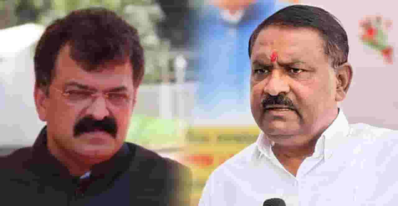 Jitendra Awhad Video : '... मग याच न्यायानं वाल्मिक कराडलाही माफ करायचं?', जितेंद्र आव्हाडांचा सुरेश धसांना थेट सवाल Jitendra Awhad Video : '... मग याच न्यायानं वाल्मिक कराडलाही माफ करायचं?', जितेंद्र आव्हाडांचा सुरेश धसांना थेट सवाल