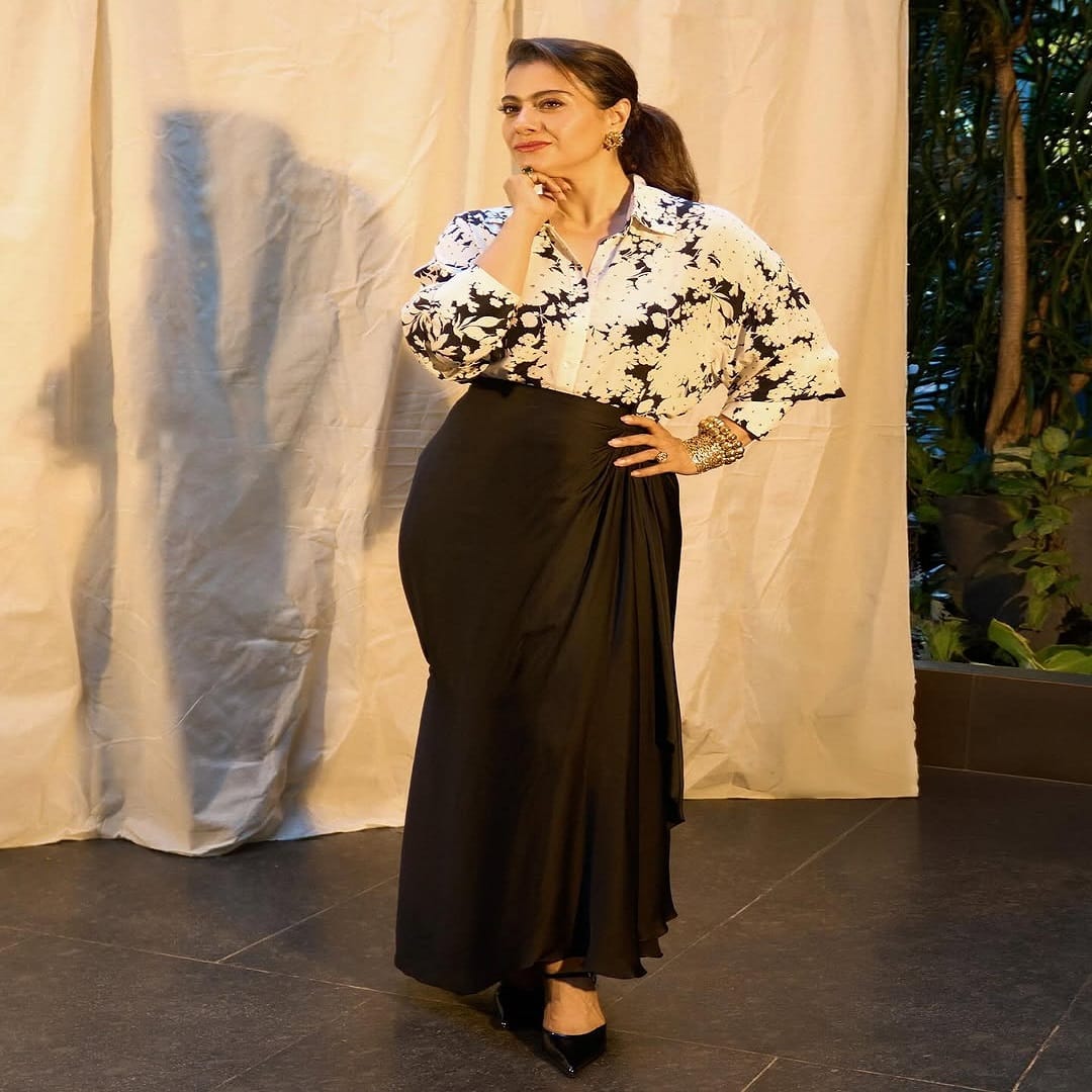 पांढऱ्या आणि काळ्या कपड्यांमधील फोटो पोस्ट करत अभिनेत्रीने कॅप्शनमध्ये 'Black and white come in all shades' असं लिहिलं आहे. 