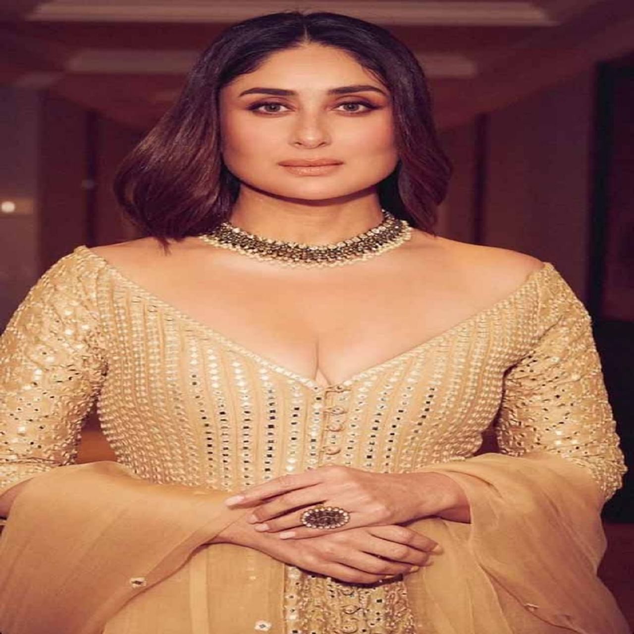 अभिनेत्री करीना कपूर खान हिने इन्स्टाग्रामवर शंकराचा एक फोटो पोस्ट केला आहे. शंकराचा फोटो पोस्ट करत अभिनेत्रीने चाहत्यांना देखील महाशिवरात्रीच्या शुभेच्छा दिल्या आहेत. सध्या अभिनेत्रीची पोस्ट देखील सोशल मीडियावर व्हायरल होत आहे. 