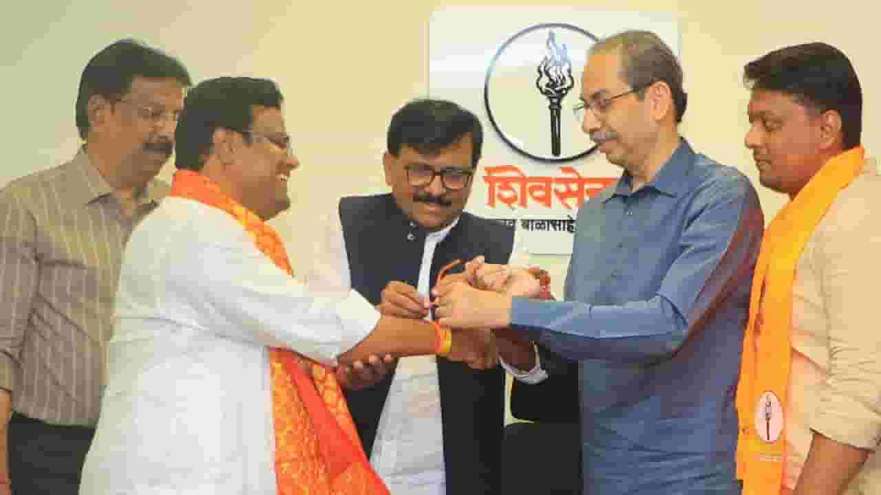 Kiran Kale Video : 'खरं हिंदुत्व काय असतं ते आम्ही...', ठाकरेंची मशाल हाती घेताच किरण काळेंचा एल्गार