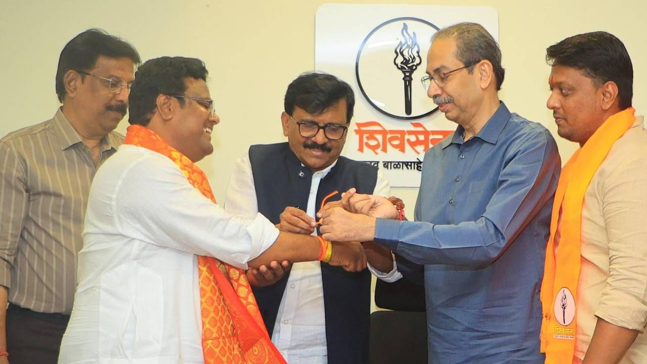 Kiran Kale Video : 'खरं हिंदुत्व काय असतं ते आम्ही...', ठाकरेंची मशाल हाती घेताच किरण काळेंचा एल्गार