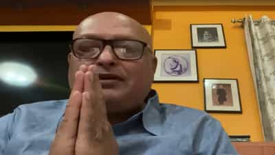 Rahul Solapurkar Video : ‘लक्षात ठेवा…जर कोणाला तसं वाटत असेल तर…’, ‘त्या’ 2 वादग्रस्त वक्तव्यांनंतर राहुल सोलापूरकरची हात जोडून माफी