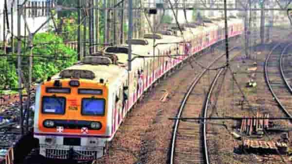 प्रवाशांनो कृपया लक्ष द्या..! रेल्वेच्या तिन्हीही मार्गांवर आज मेगाब्लॉक, वेळापत्रक काय?