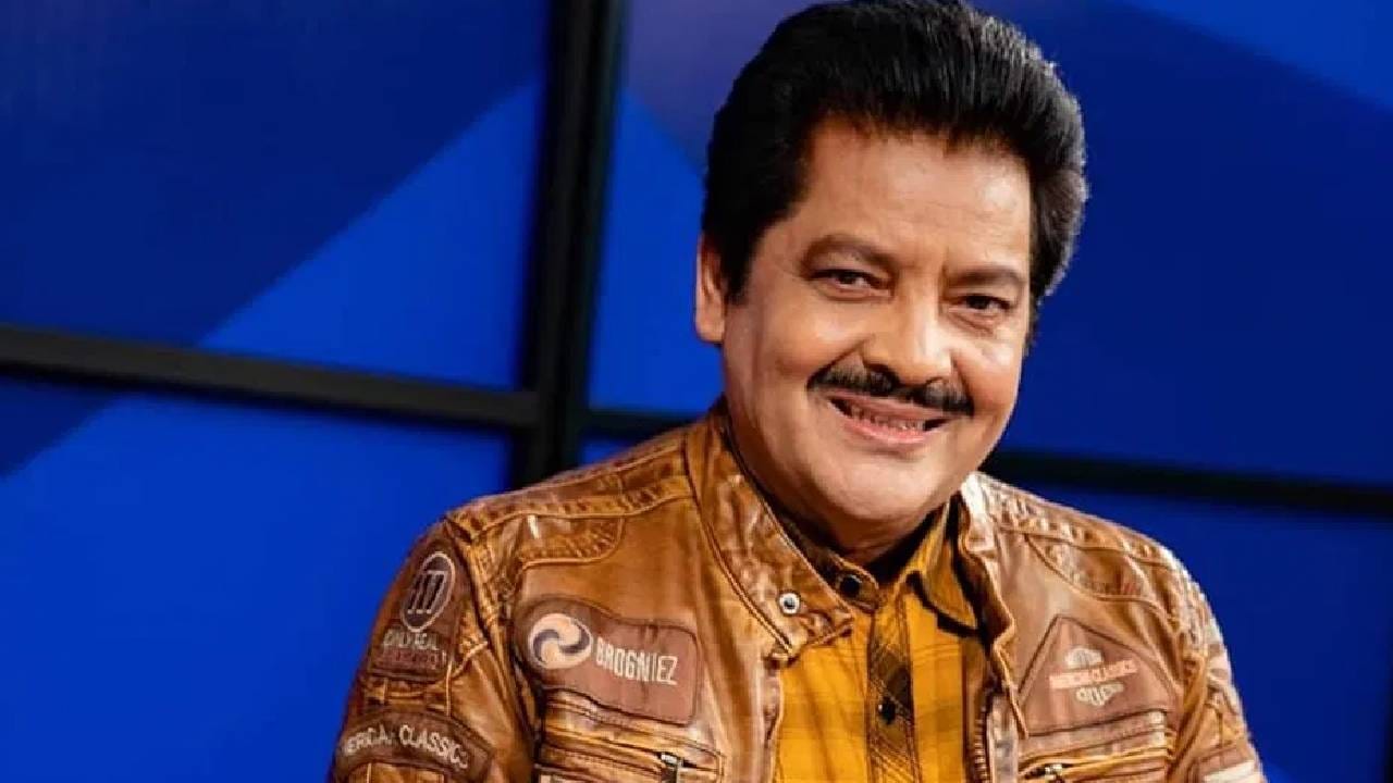 उदित नारायण यांची ही कृती सोशल मीडियावर चर्चेचा विषय ठरली आहे. बॉलिवूडच्या या प्रसिद्ध गायकाकडे किती संपत्ती आहे? ते जाणून घेऊया. 