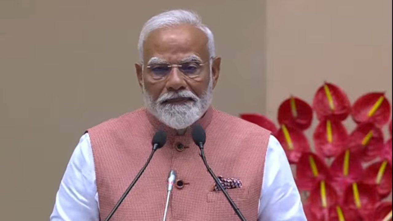 कोट्यवधी मराठी भाषिकांची 'ती' इच्छा मी पूर्ण केली, पंतप्रधान मोदी नेमकं कशाबद्दल म्हणाले?