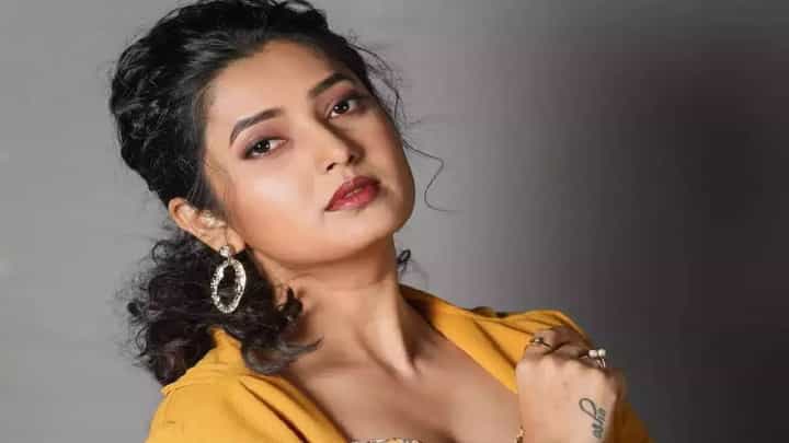Prajakta Mali Video : त्र्यंबकेश्वर विश्वस्तांकडून आयोजित प्राजक्ता माळीच्या 'शिवस्तुती' नृत्याविष्काराला विरोध, थेट पोलिसात पत्र Prajakta Mali Video : त्र्यंबकेश्वर विश्वस्तांकडून आयोजित प्राजक्ता माळीच्या 'शिवस्तुती' नृत्याविष्काराला विरोध, थेट पोलिसात पत्र