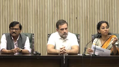 ...त्या शेवटच्या तीन दिवसात मतदार याद्यात मोठा घोळ, सुप्रिया सुळे यांच्या सर्वात मोठ्या आरोपाने खळबळ