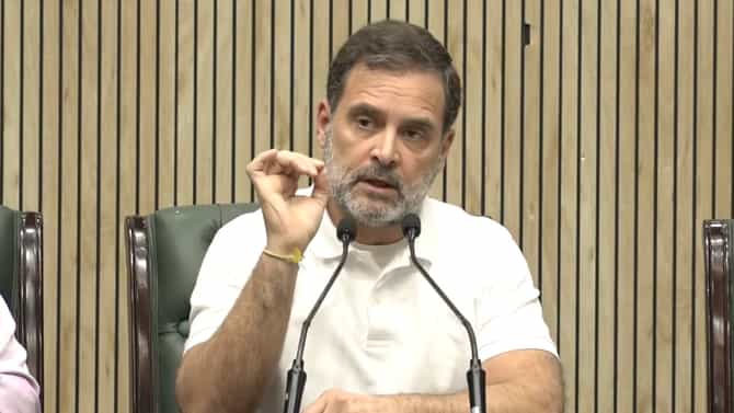 आम्ही निवडणूक आयोगावर आरोप करत नाही, आम्हाला..., राहुल गांधींकडून फक्त एकाच गोष्टीची मागणी