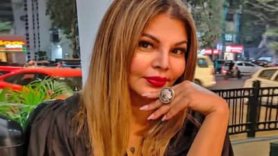 राखी सावंत बनणार पाकिस्तानची सून; ड्रामा क्वीनच्या हातात कोणी घातली अंगठी?