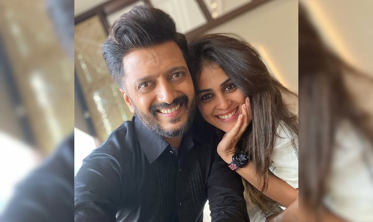  रितेश देशमुख आणि जेनेलिया डिसूजा देखील वेगवेगळ्या धर्माचे आहेत. दोघांच्या प्रेमाच्या आड कधी धर्माची भिंत आडवी आलेली नाही. जेनेलिया ख्रिश्चन परिवारातील आहे. तर रितेश हिंदू धर्मातील आहे. दोघांनी आपआपल्या धर्माला आदराचे स्थान दिले असून दोघेही परस्पराच्या धर्माचे सण साजरे करतात. 