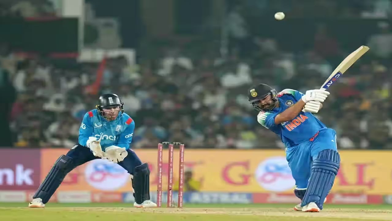 रोहितचा कर्णधार म्हणून हा 50 एकदिवसीय सामन्यांमधील 36 वा विजय ठरला. रोहित यासह संयुक्तरित्या तिसऱ्या स्थानी पोहचला. (Photo Credit : Bcci)