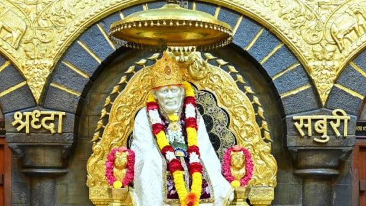 देवाच्या दारातच भाविकाची लूट; शिर्डी साईबाबांच्या दर्शनासाठी गेलेल्या नागरिकासोबत घडला धक्कादायक प्रकार