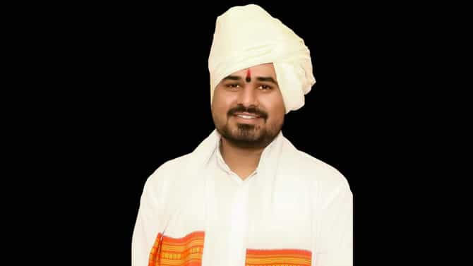 संत तुकाराम महाराजांचे 11 वे वंशज शिरीष महाराज मोरे यांनी उचललं टोकाचं पाऊल, चिठ्ठी सापडली