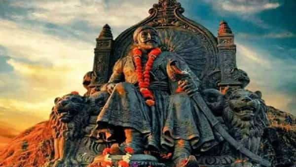 केवळ महाराष्ट्राचेच नव्हे तर संपूर्ण भारताचे आराध्यदैवत असलेले छत्रपती शिवाजी महाराज यांची आज 395वी जयंती आहे. त्यानिमित्त किल्ले शिवनेरीवर हिंदवी स्वराज्य महोत्सव साजरा झाला.