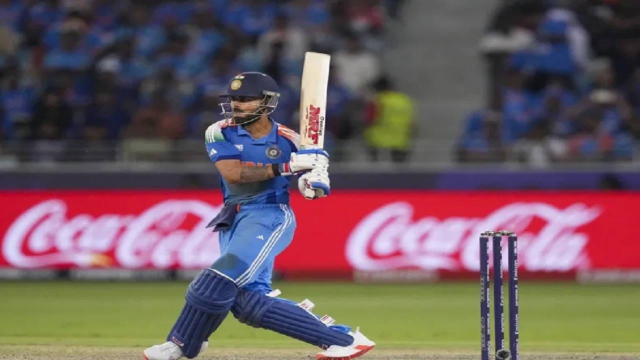 विराट कोहलीने वनडेमध्ये 51 व शतक ठोकलं. इंटरनॅशनल क्रिकेटमध्ये त्याने आतापर्यंत 82 शतकं झळकावली आहेत.