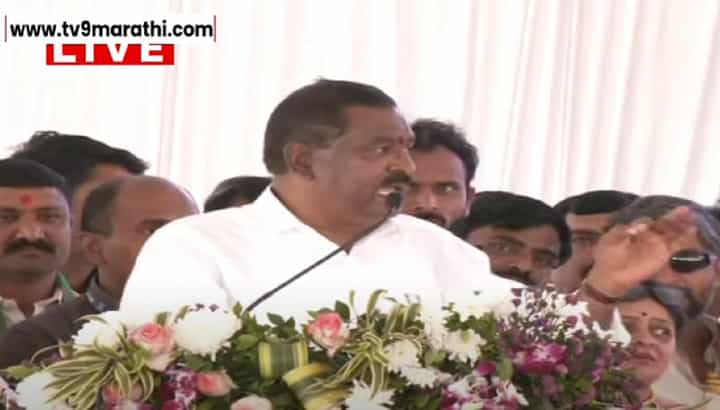 Suresh Dhas Video : सुरेश धसांकडून CM फडणवीसांचं तोंडभरून कौतुक, 'देवेंद्र बाहुबली' म्हणत आष्टीत तुफान फटकेबाजी Suresh Dhas Video : सुरेश धसांकडून CM फडणवीसांचं तोंडभरून कौतुक, 'देवेंद्र बाहुबली' म्हणत आष्टीत तुफान फटकेबाजी