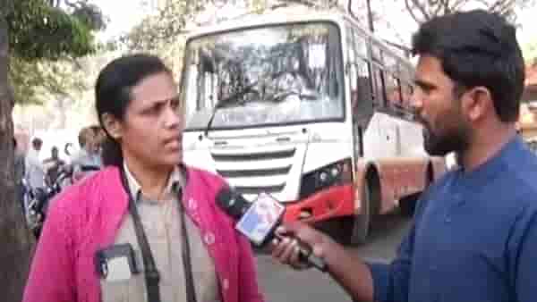 Swargate Bus Stand : स्वारगेट एसटी स्टँडमध्ये बलात्काराची घटना अन् आता 30 हजारांची चोरी, महिला कंडक्टरचेच पैसे लंपास!