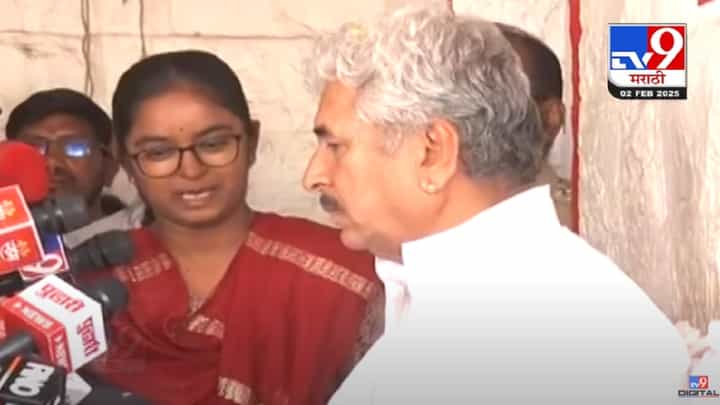 'वडिलांचा एकही अवयव शाबूत नव्हता, फक्त तीन हाडं...', नामदेव शास्त्रींपुढं बापासाठी लेक ढसाढसा रडली 'वडिलांचा एकही अवयव शाबूत नव्हता, फक्त तीन हाडं...', नामदेव शास्त्रींपुढं बापासाठी लेक ढसाढसा रडली