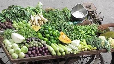 ग्राहकाकडून भाजी विक्रेत्यावर चाकूने वार, पुणं हादरलं