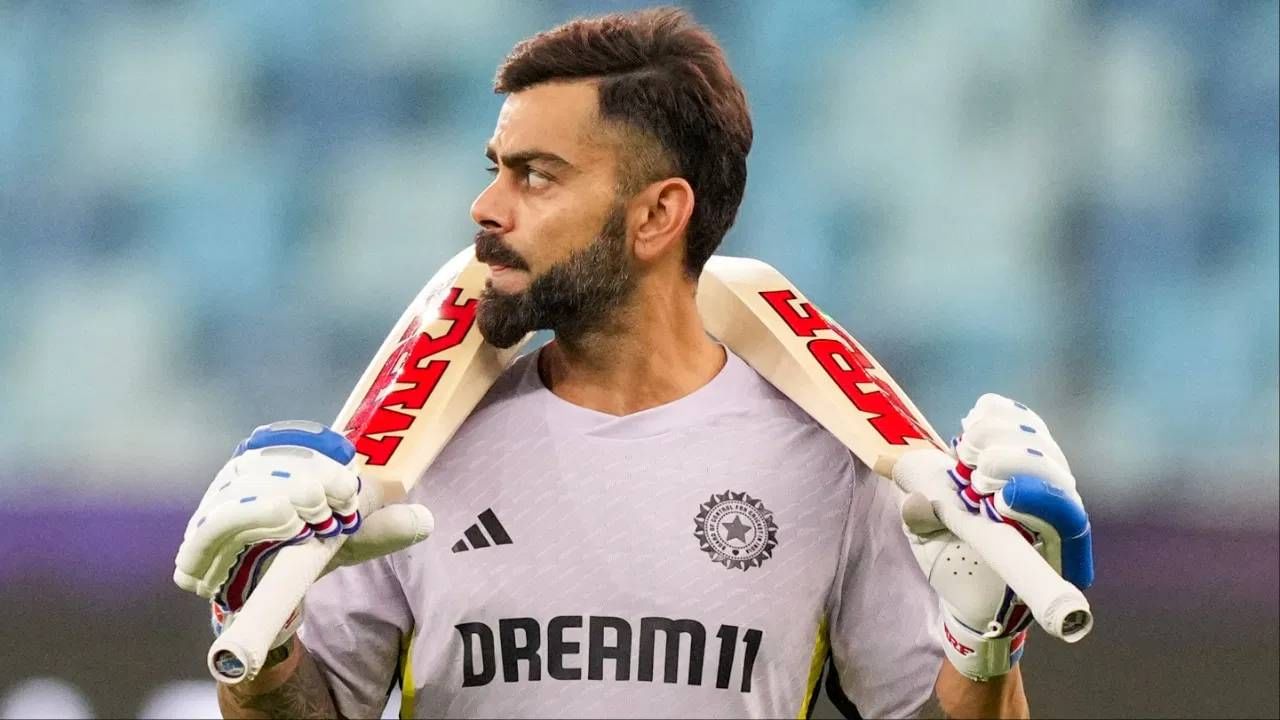 गो डिजिट जनरल इंश्योरन्सच्या शेअरचा सध्याचा भाव 297 रुपये आहे. विराट आणि अनुष्काने पाच वर्षांपूर्वी 75 रुपयाच्या भावाने हे शेअर विकत घेतले होते. विराट कोहलीने 2,66,667 रुपयाचे इक्विटी शेअर विकत घेतलेले. त्याची किंमत 2 कोटी रुपये होती.