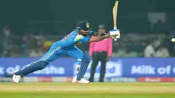 Virat Kohli : विराट कोहली याला तिसऱ्या वनडेआधी मोठा झटका, नक्की काय झालं?