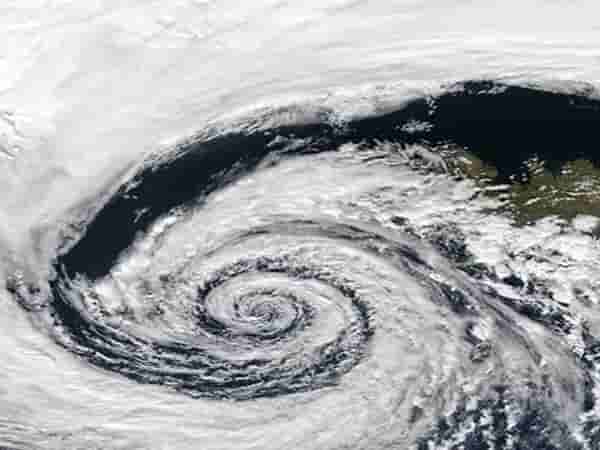 Cyclone Alfred : 50 वर्षांमधील सर्वात भीषण चक्रीवादळ;100 किमी वेगानं धडकणार, अतिमुसळधार पावसाचा अलर्ट